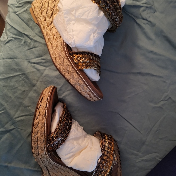 Stuart Weitzman Alex Wedge Platform Sandal 8.5 Gilt African Raffia - Picture 7 of 8